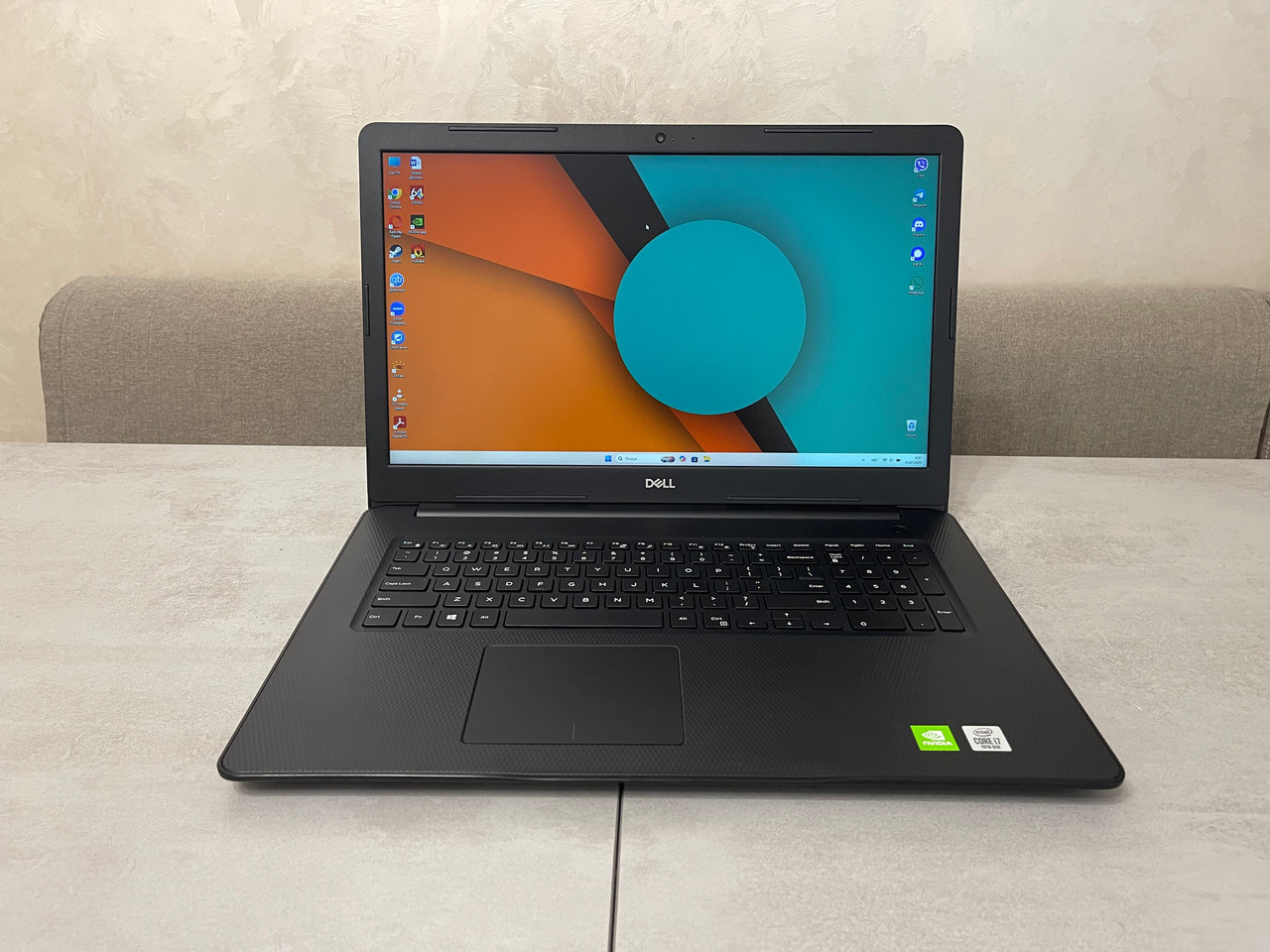Ультрабук Dell Inspiron 3793, 17,3" FHD IPS, i7-1065G7, 16GB, 128GB SSD+1TB, Nvidia GeForce MX230, фото 1