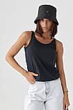 Однотонна жіноча майка з необробленою окантовкою чорна спортивна майка на літо розмір S, фото 3