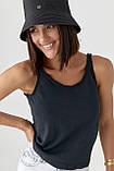 Однотонна жіноча майка з необробленою окантовкою чорна спортивна майка на літо розмір S, фото 5