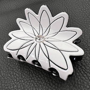 Краб для волосся міцний французький пластик квіточок білого кольору зі стразиком довжина 5.5 см висота 3.5 см