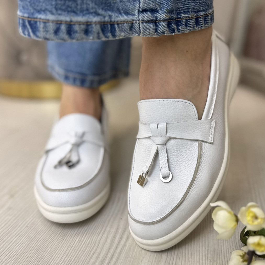 Лоферы женские белые. Натуральная кожа флотар