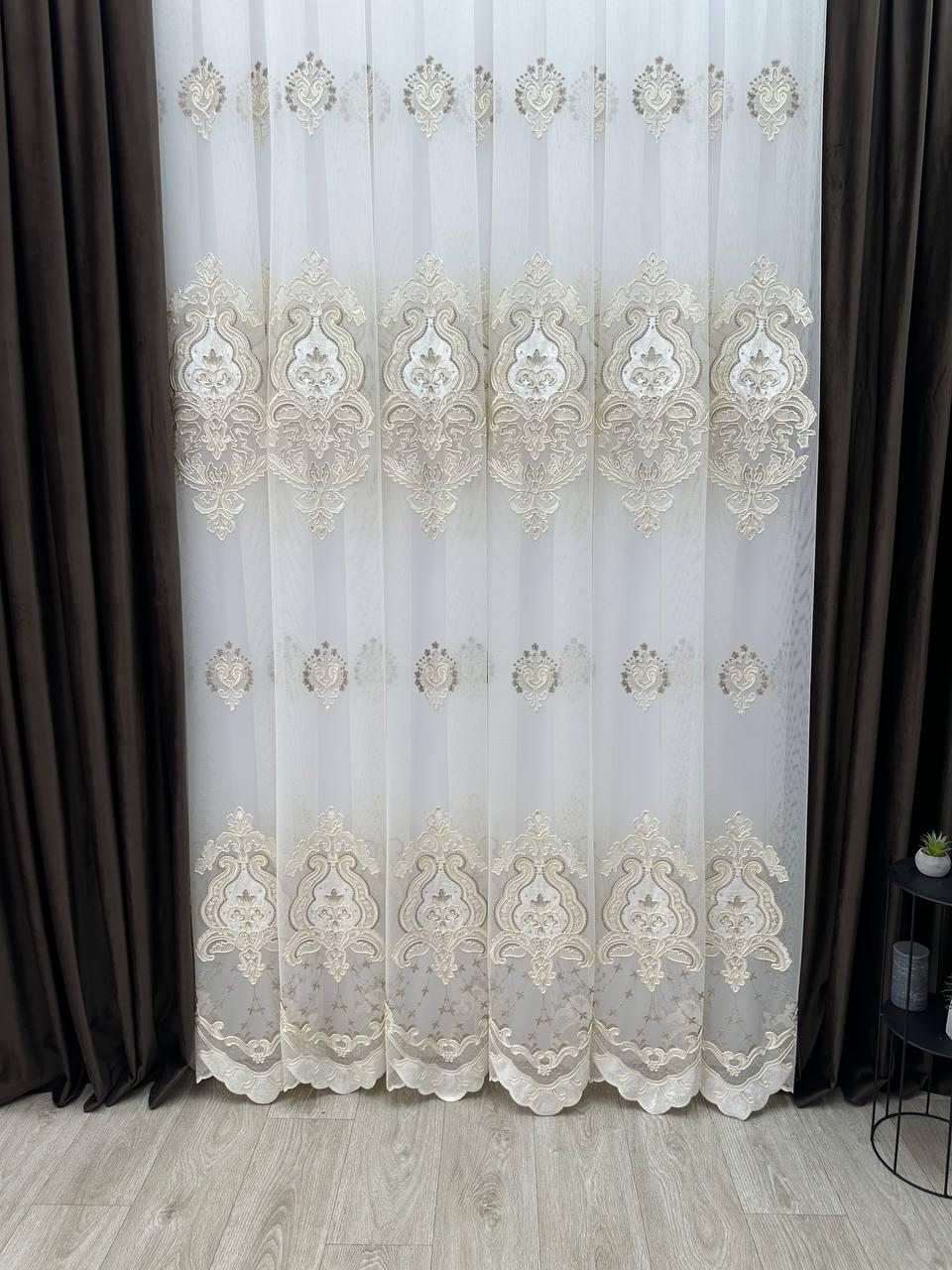 Тюль на фатиновій основі з вишивкою, оксамитовими вставками та камінням. Колір: молочний з золотом, фото 1