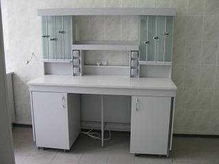 Столи лабораторні