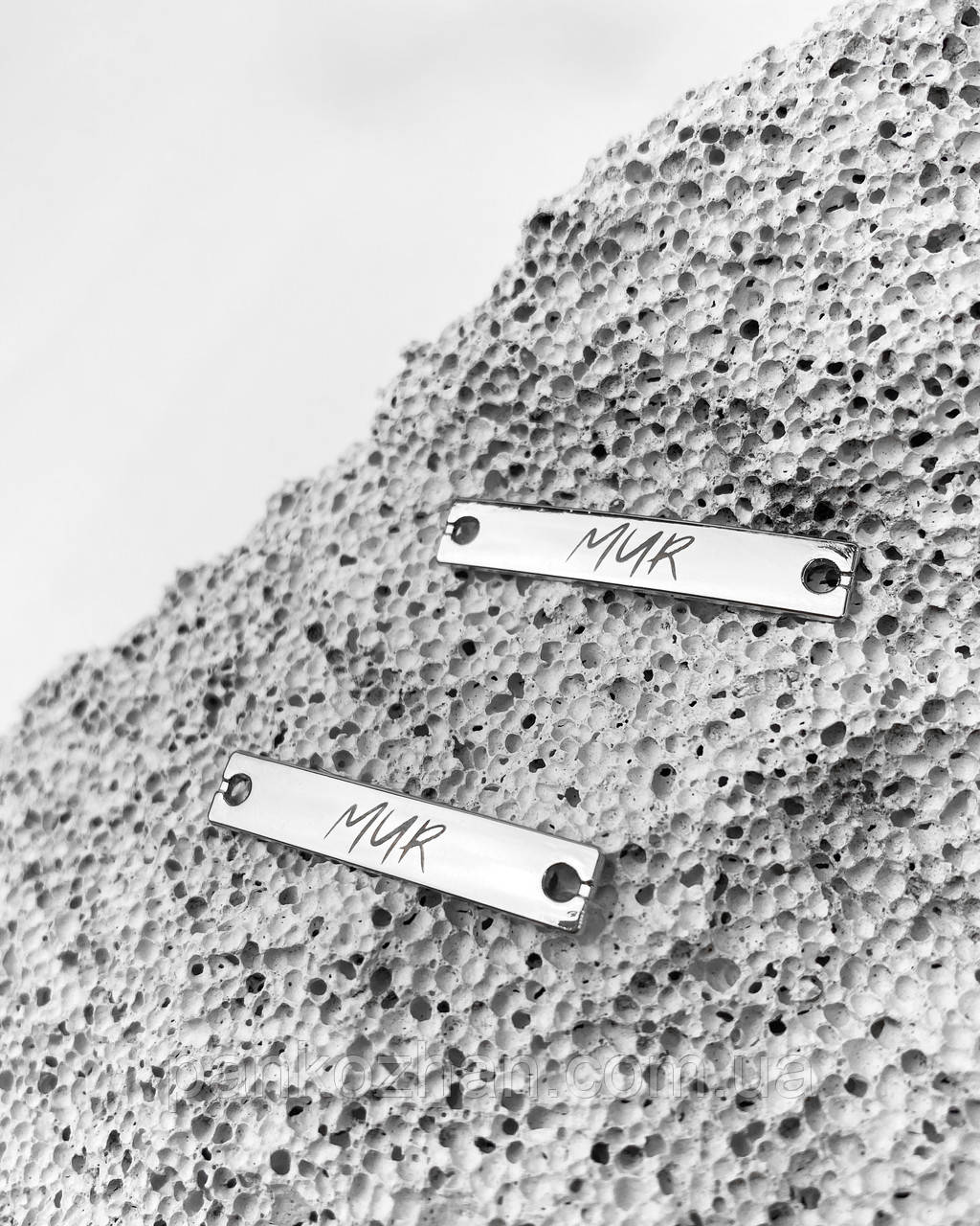 Металева бірка пришивна прямокутник 3.1*0.6 см з двома отворами срібло, фото 1