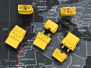 Силовий Роз'єм Amass XT90H-F (Мама) З Позолоченими Контактами 90A 500В Та Захисним Ковпачком