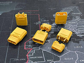 Силовий Роз'єм Amass XT90H-M (Тато) З Позолоченими Контактами 90A 500В Та Захисним Ковпачком