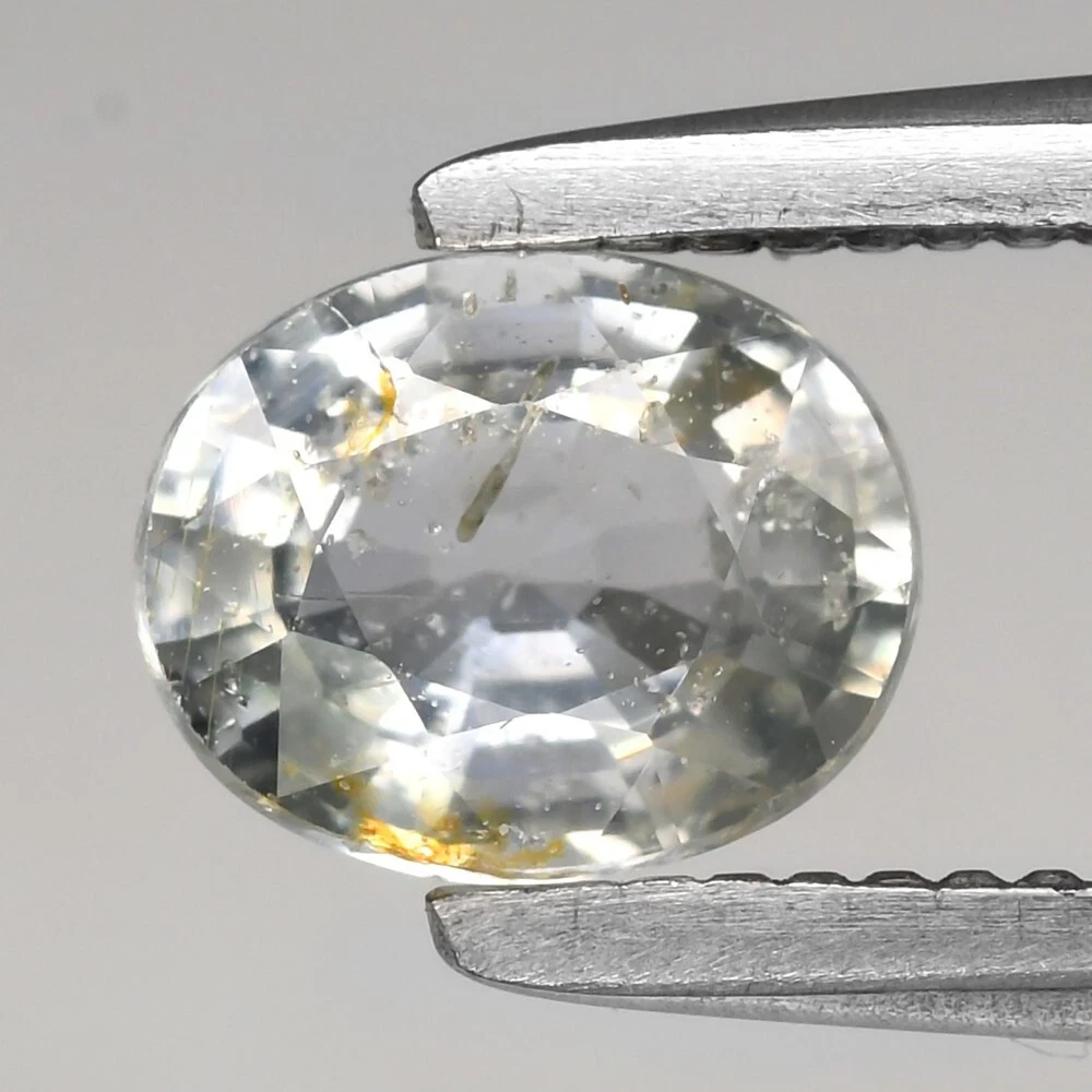 0.50 кт. Природний зелений сапфір. Без оброблення 5х4