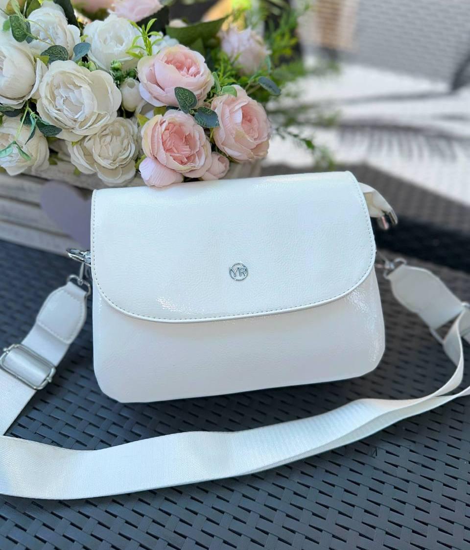 Жіноча сумка через плече на 3 відділення середня сумка біла лакова екошкіра