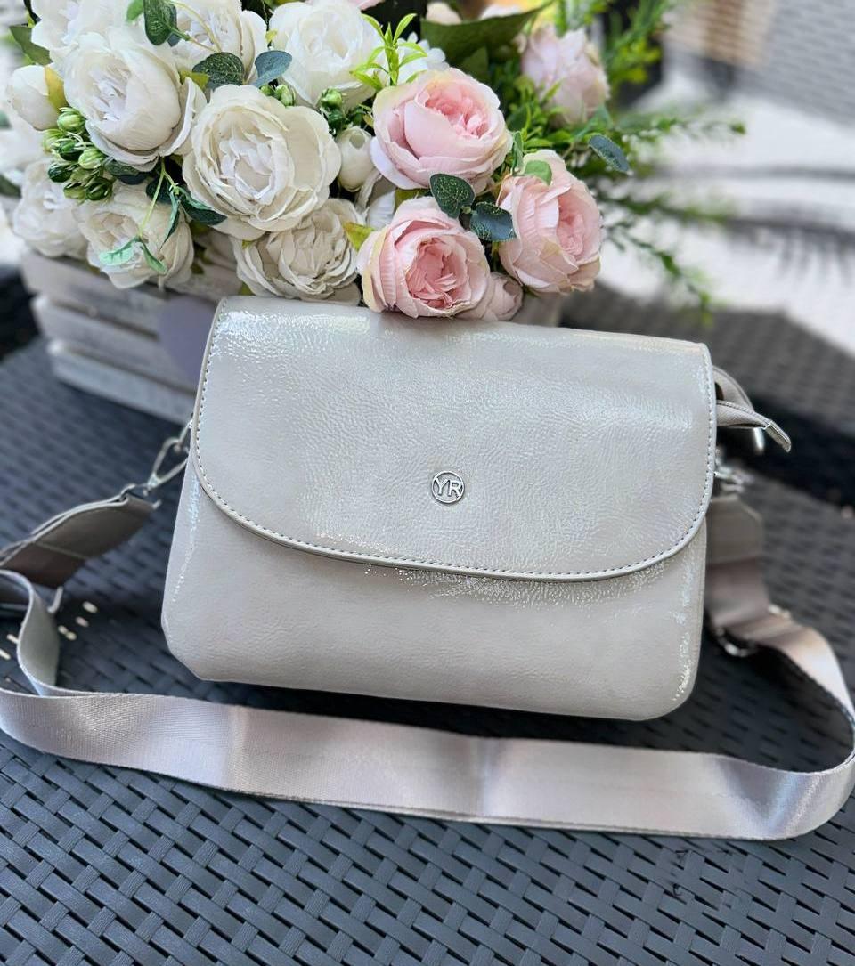 Жіноча сумка через плече на 3 відділення середня сумка сіра лакова екошкіра