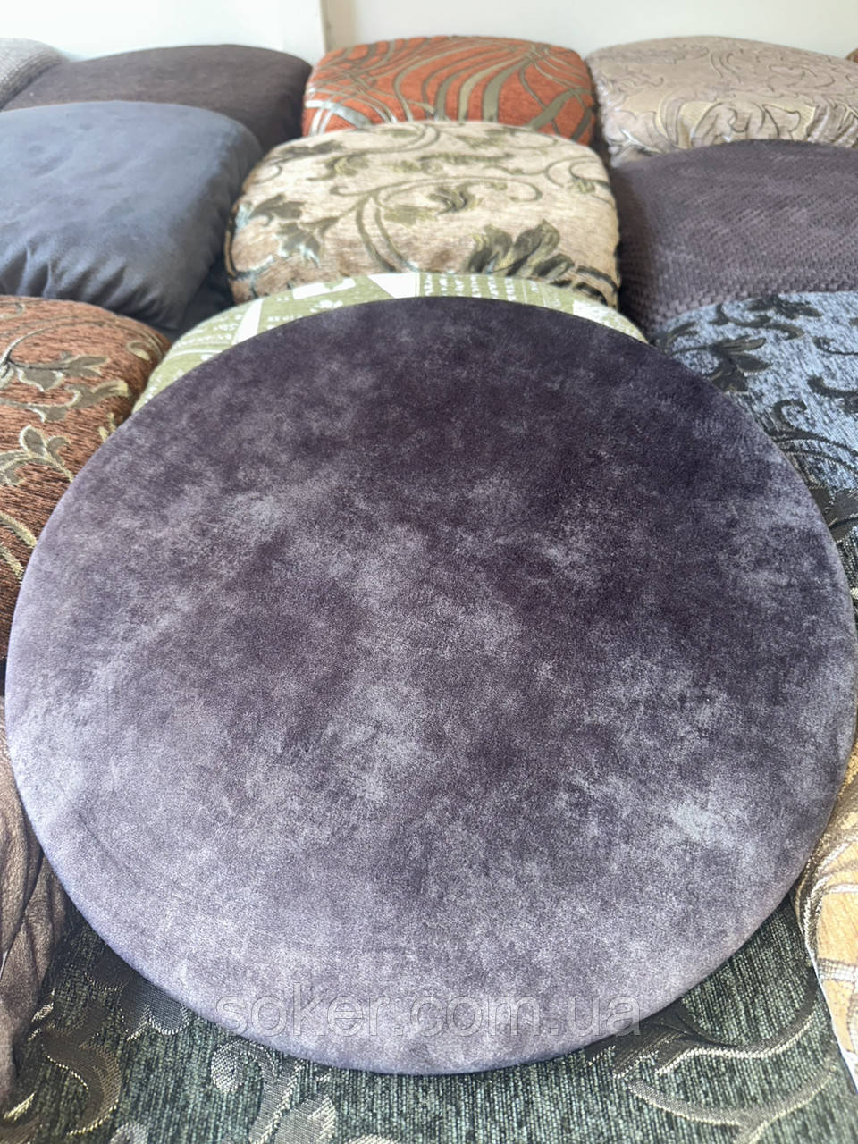 Чохли на круглі стільці