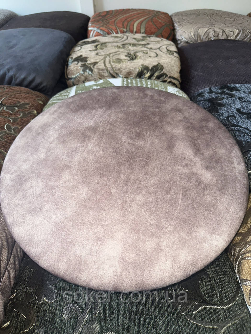 Чохли на круглі стільці
