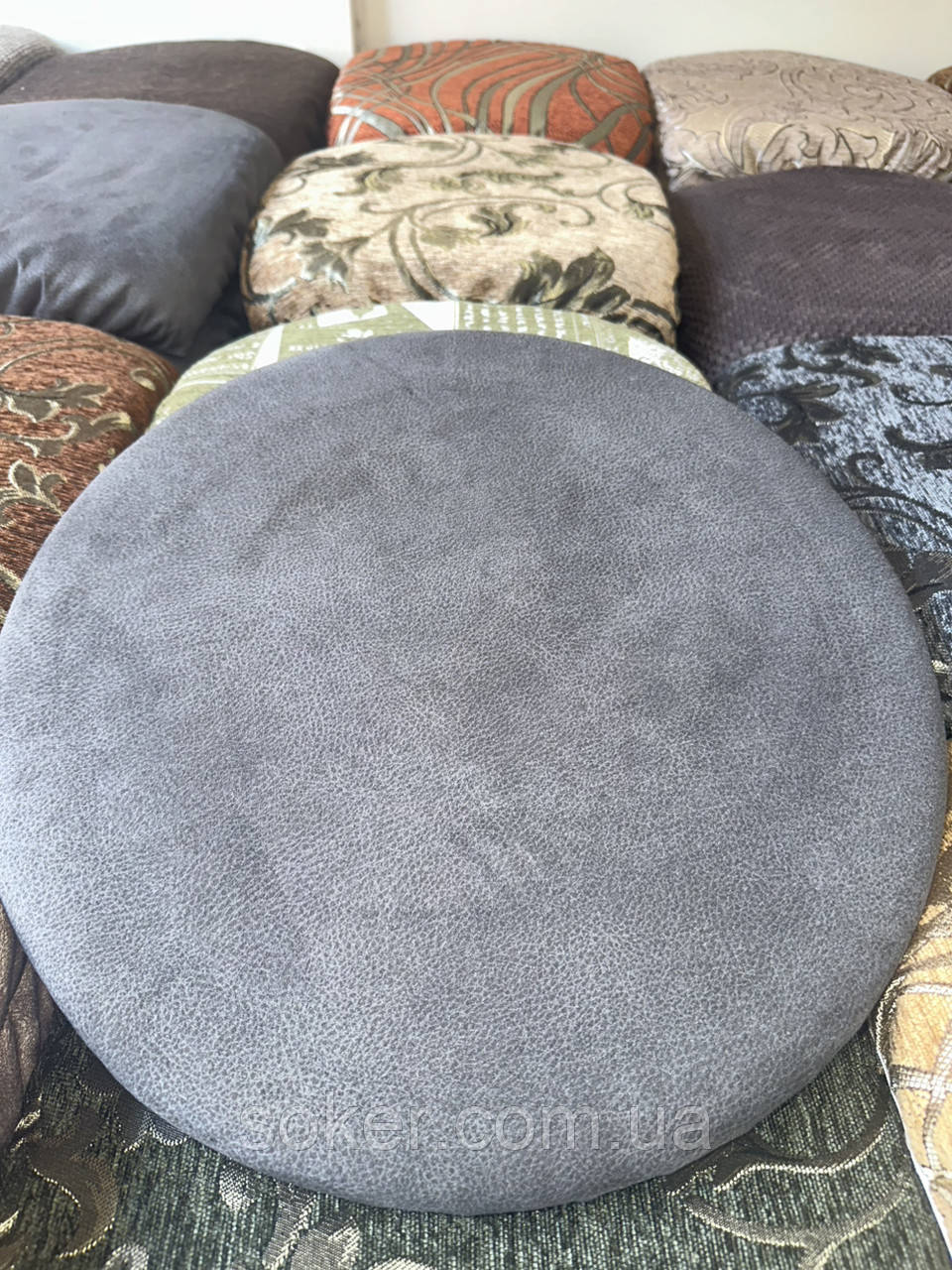 Чохли на круглі стільці