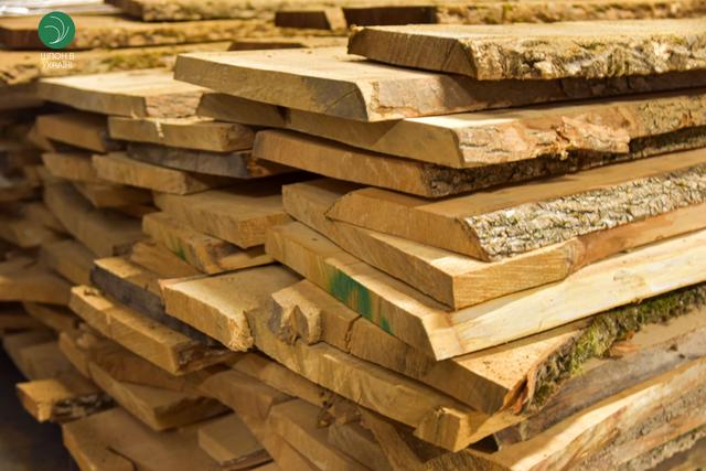 Необрізна дошка з амурського оксамиту 32 мм