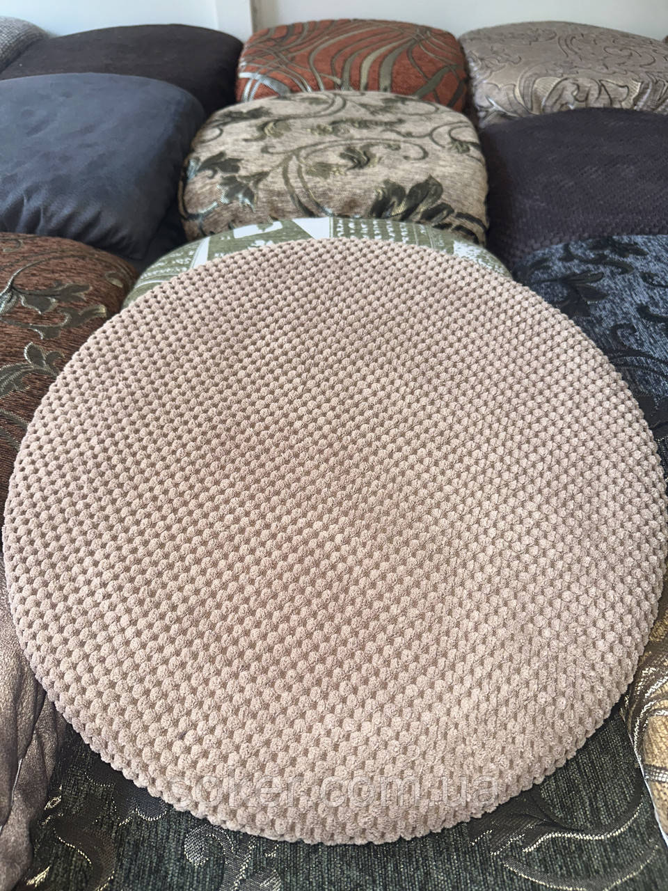 Чохли на круглі стільці