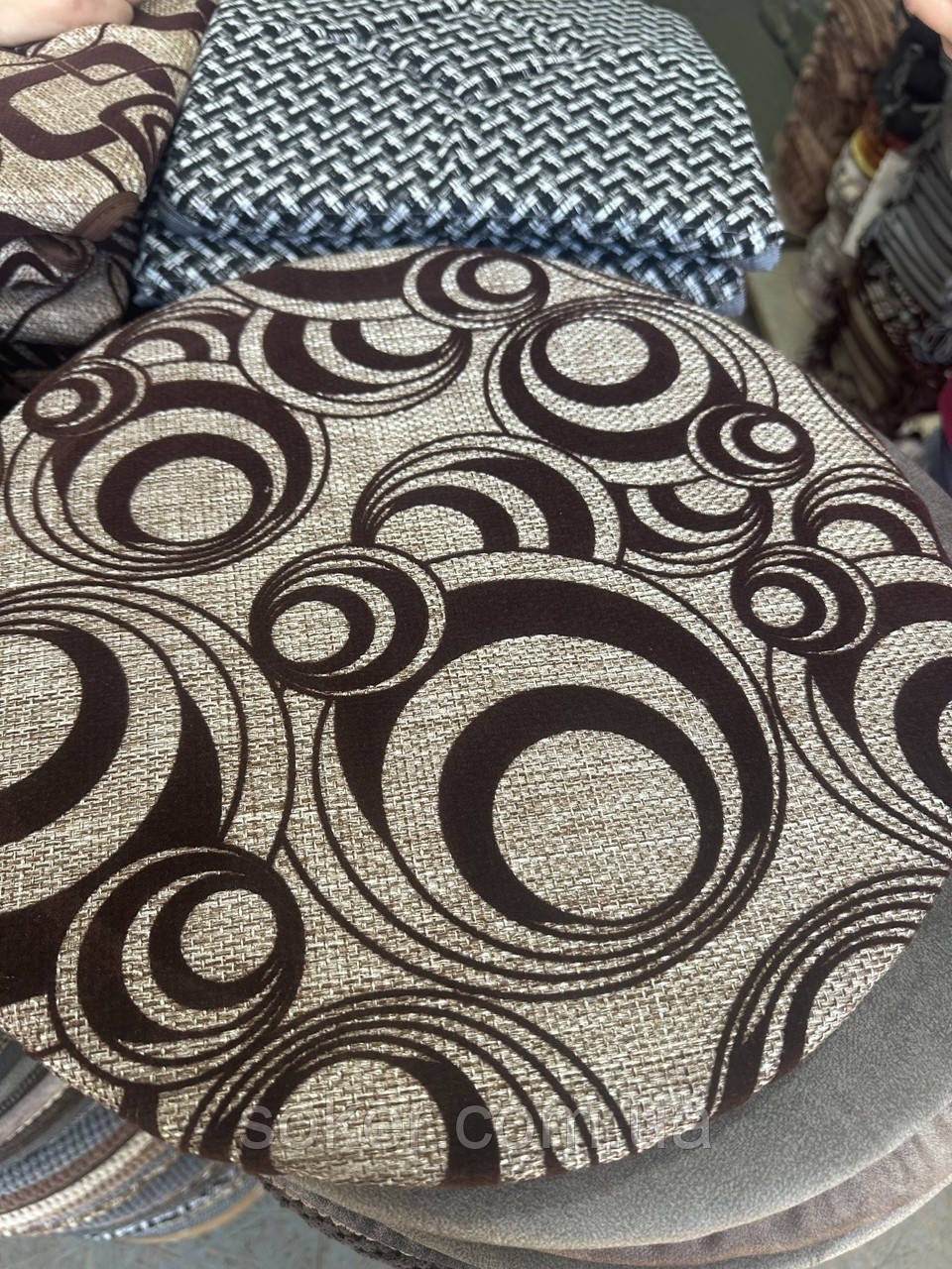 Чохли на круглі стільці