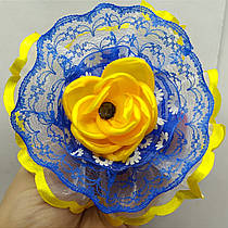 Бант на гумці Українська символіка "Роза жовта з блакитним мереживом".