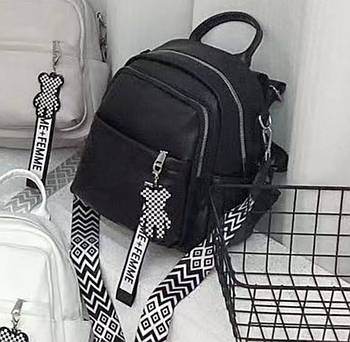 Жіночий рюкзак сумка чорна 26*21 см на блискавці з кишенею зі штучної шкіри Zhenya