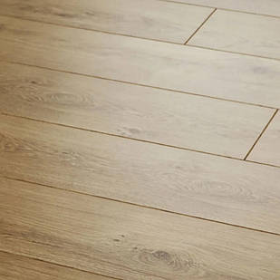 Ламінат VITALITY Style Aqua Protect Дуб лакований натур 378 в спальню коридор кухню 32 клас 8мм з фаскою