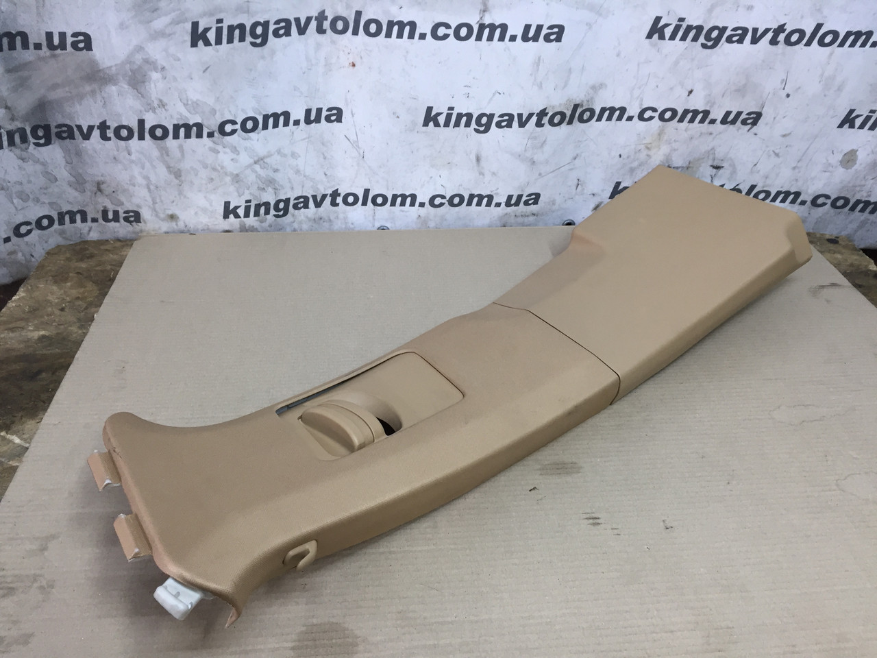 Обшивка середньої стійки ліва Porsche Cayenne 958 958555239047F3, фото 1
