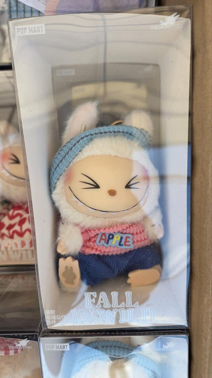 Лялька Лабубу в одязі, брелок Labubu