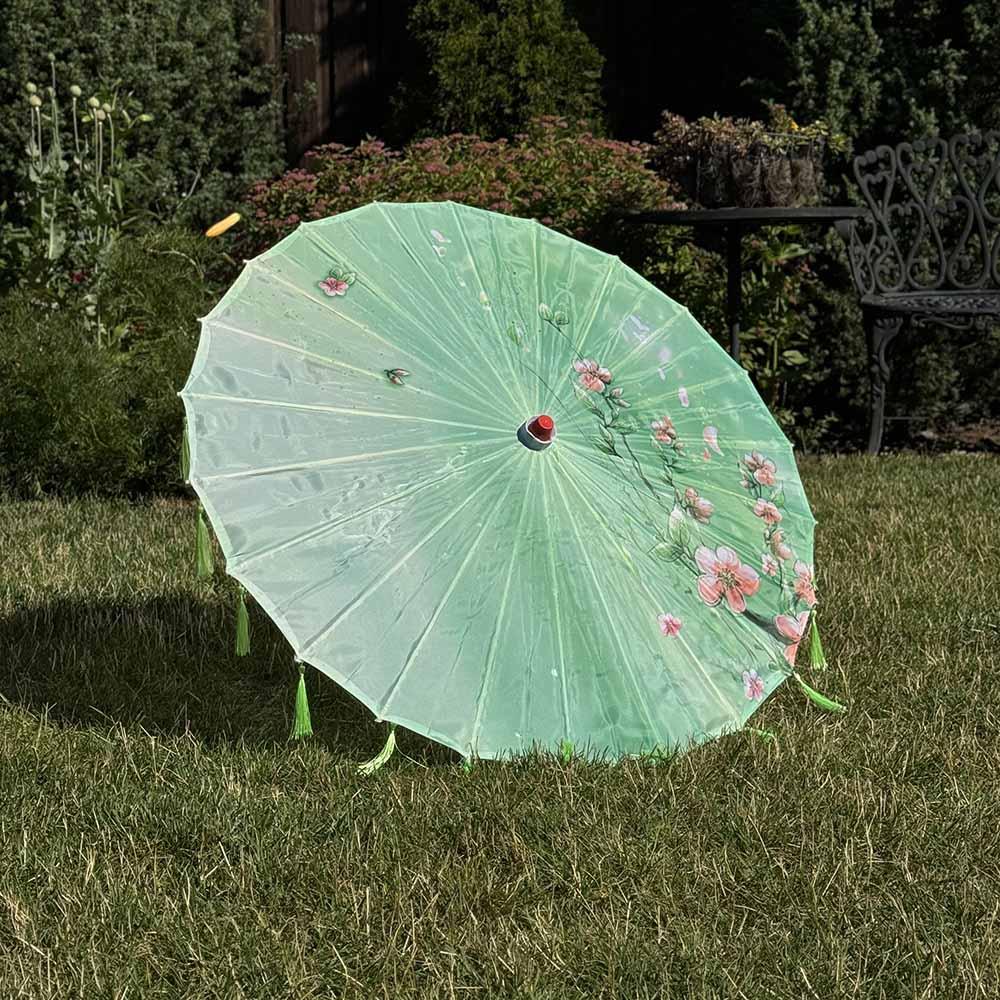 Парасолька для фотосесій зелена з китицями | китайська традиційна парасолька Свіжість, фото 1