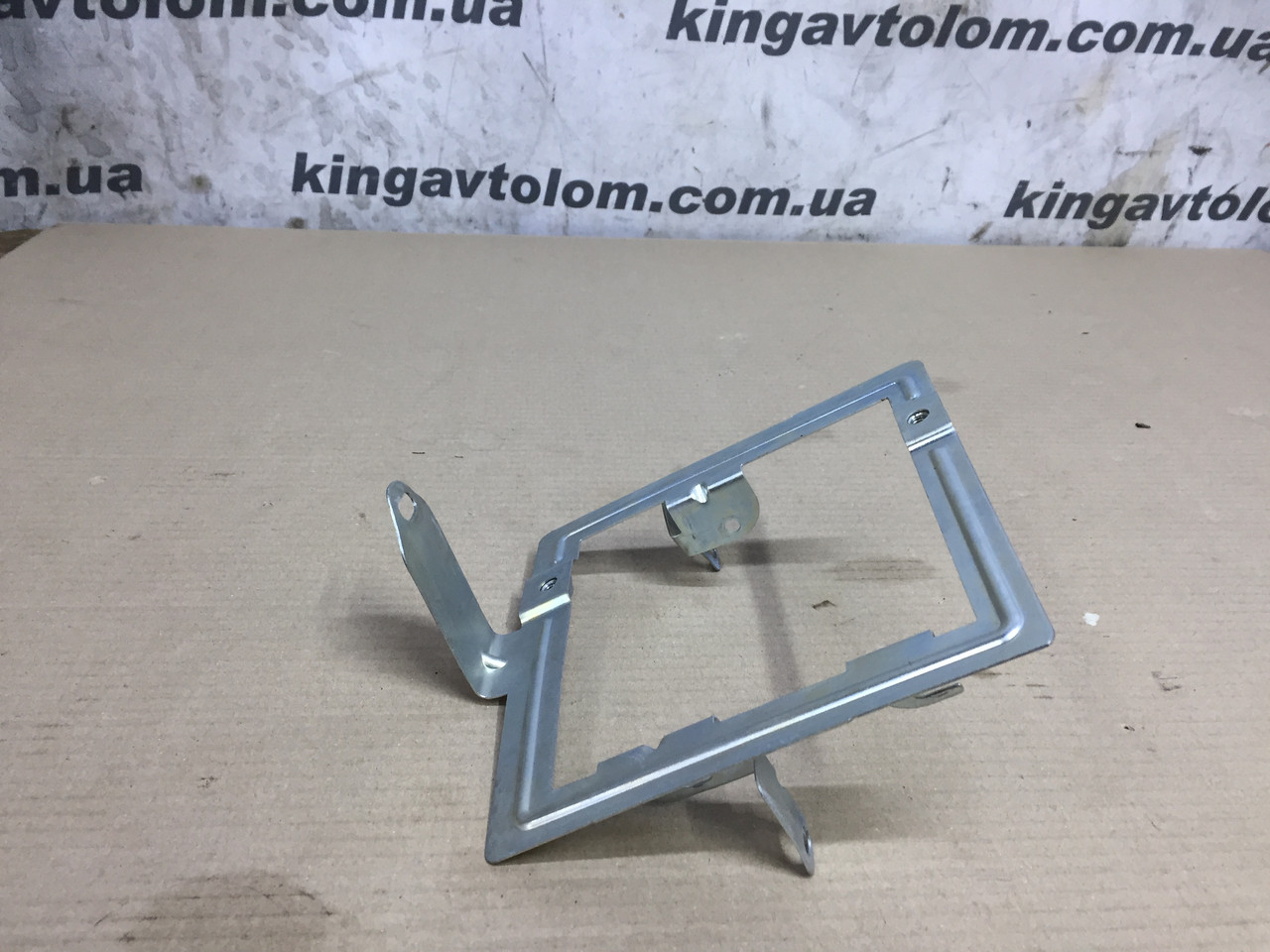 Кронштейн Porsche Cayenne 958 7P5919837A, фото 1