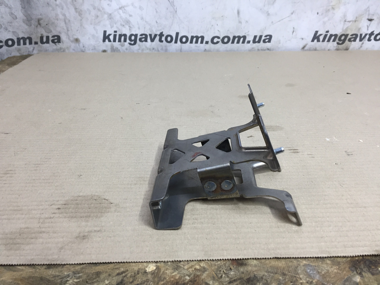 Кронштейн Porsche Cayenne 958 7P5863254A, фото 1