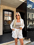 Молочний жіночий літній прогулянковий костюм із жатого льону, фото 2
