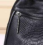 Рюкзак жіночий шкіряний з тичненням під рептилію чорний 34926, фото 8