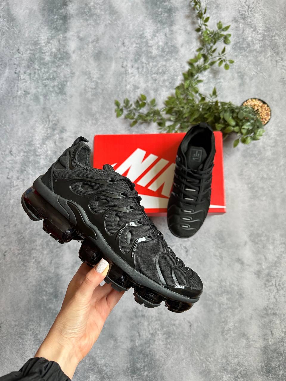 Nike Air Vapormax Plus ブラック　28センチ Nike Air Vapormax Plus 