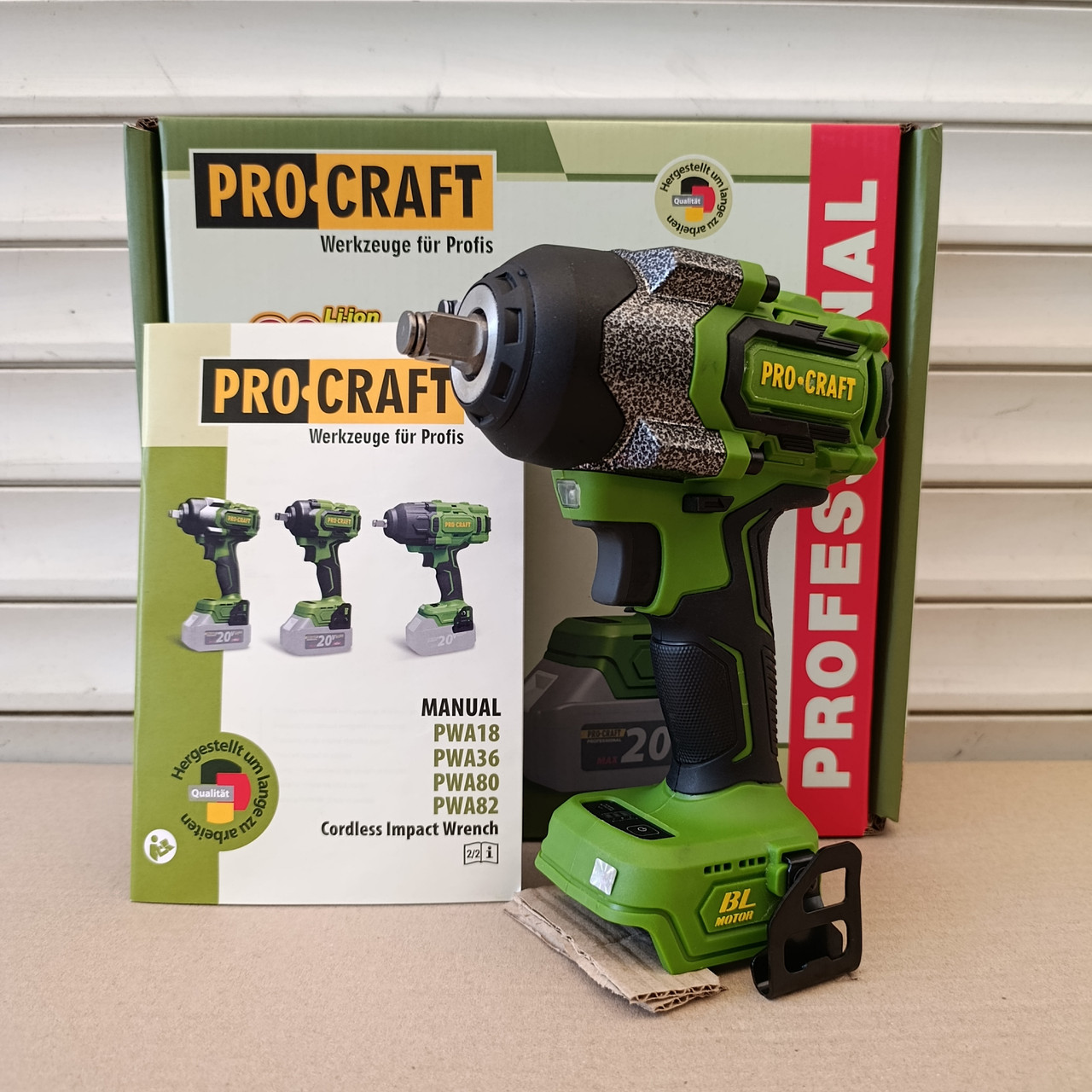 Безщітковий ударний акумуляторний гайковерт Procraft PWA18 (550Нм, 20В, без АКБ та ЗП), фото 1