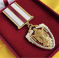 Пам'ятна відзнака «Орден матери » з позолотою у оксамитовому червоному футлярі