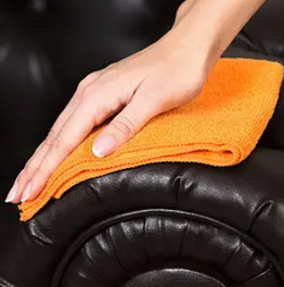 Для догляду за виробами зі шкіри