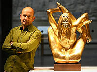 Скульптуру Кейт Мосс продадуть з аукціону sotheby's