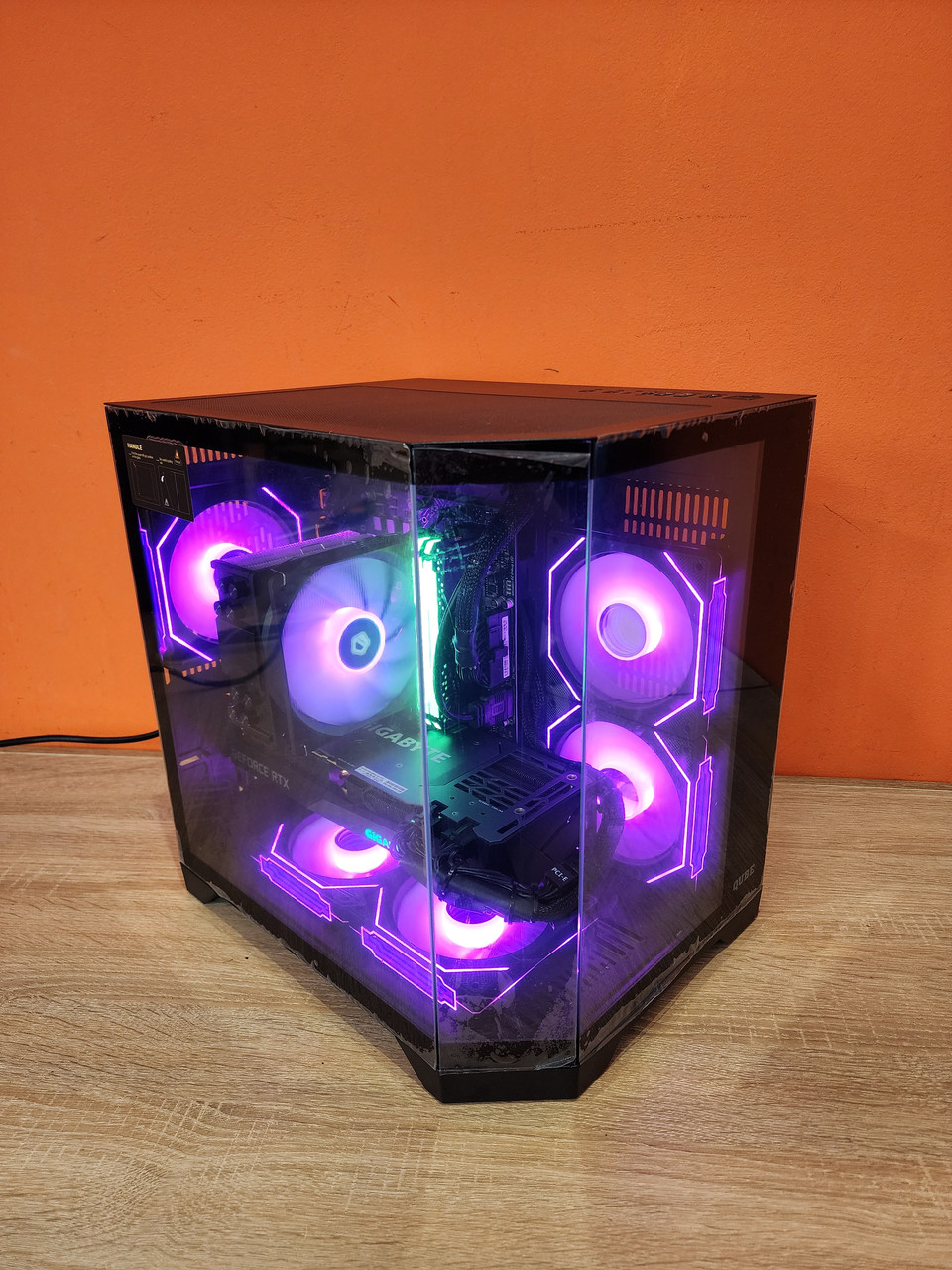 Ігровий комп' ютер QUBE CRYSTAL, AMD Ryzen 5 8400F 4.7 GHz, DDR5 32ГБ, NVME 512ГБ, RTX 3070 8Gb