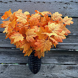 Штучна гілка листя клена 63 см