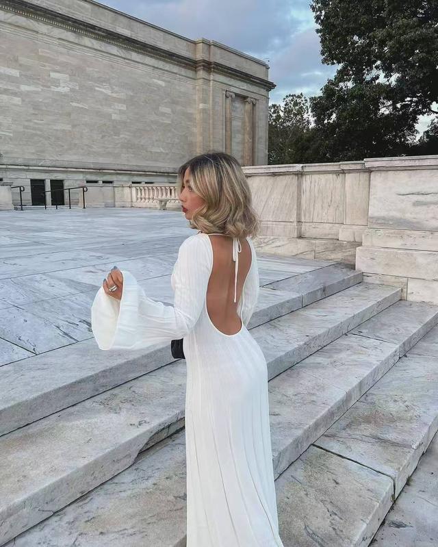 белая длинная вязаная пляжная туника с открытой спинкой