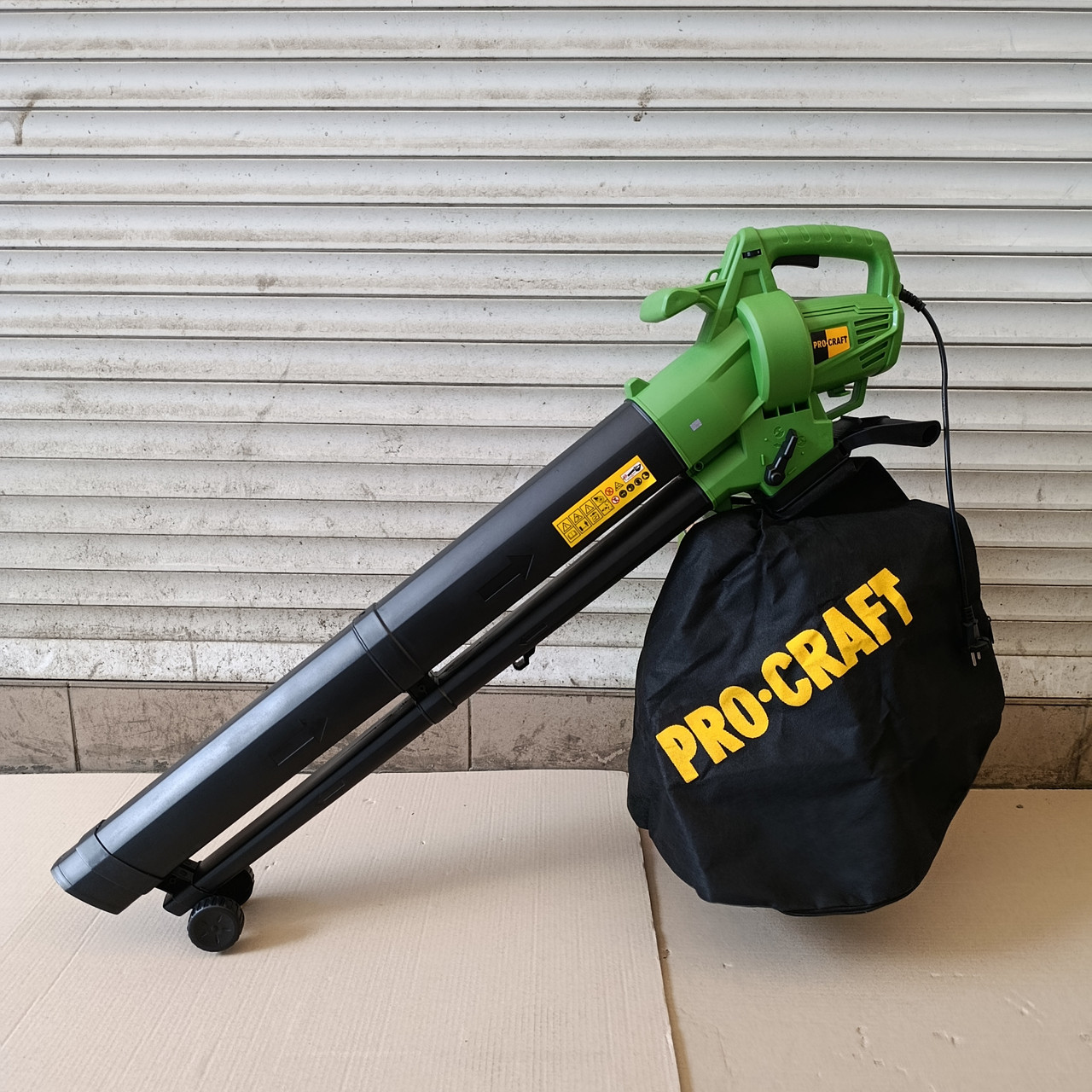 Садовий пилосос-повітродувка Procraft PGU2300 (2.2 кВт) із швидкою зміною режимів + ніж для мульчування, фото 1