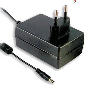GSM18E05-P1J Блок живлення: імпульсний, мережевий, вилка, 5ВDC, 3А, 15Вт