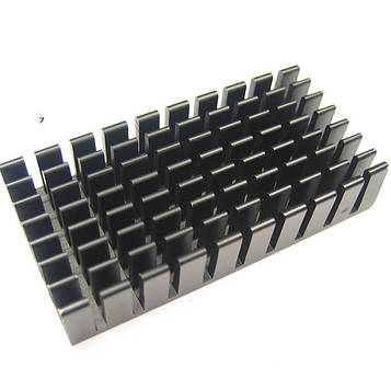 RAD-50x25x10-BLACK Радіатор голчастий 50х25х10 мм. Колір чорний, площа 77.4 см / кв.