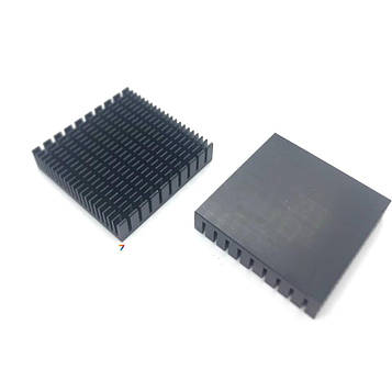 RAD-50x50x11-BLACK Радіатор голчастий 50х50х11 мм. Колір чорний