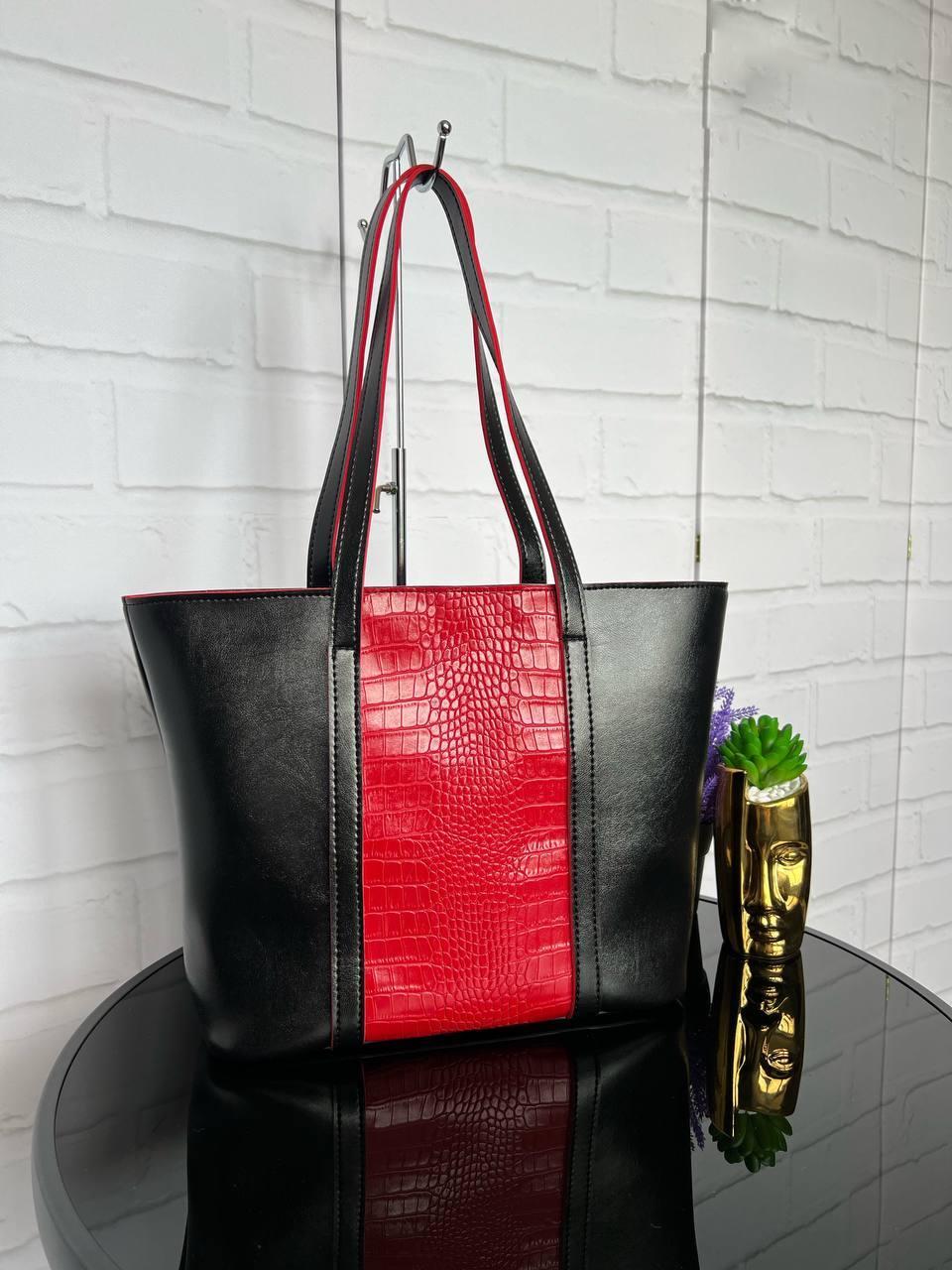 Велика жіноча сумка формат А4 міська на плече модна чорна з червоним рептилія екошкіра