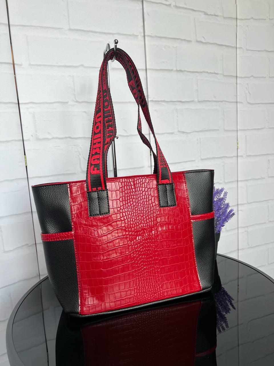 Велика жіноча сумка формат А4 з широкими ручками червона рептилія екошкіра
