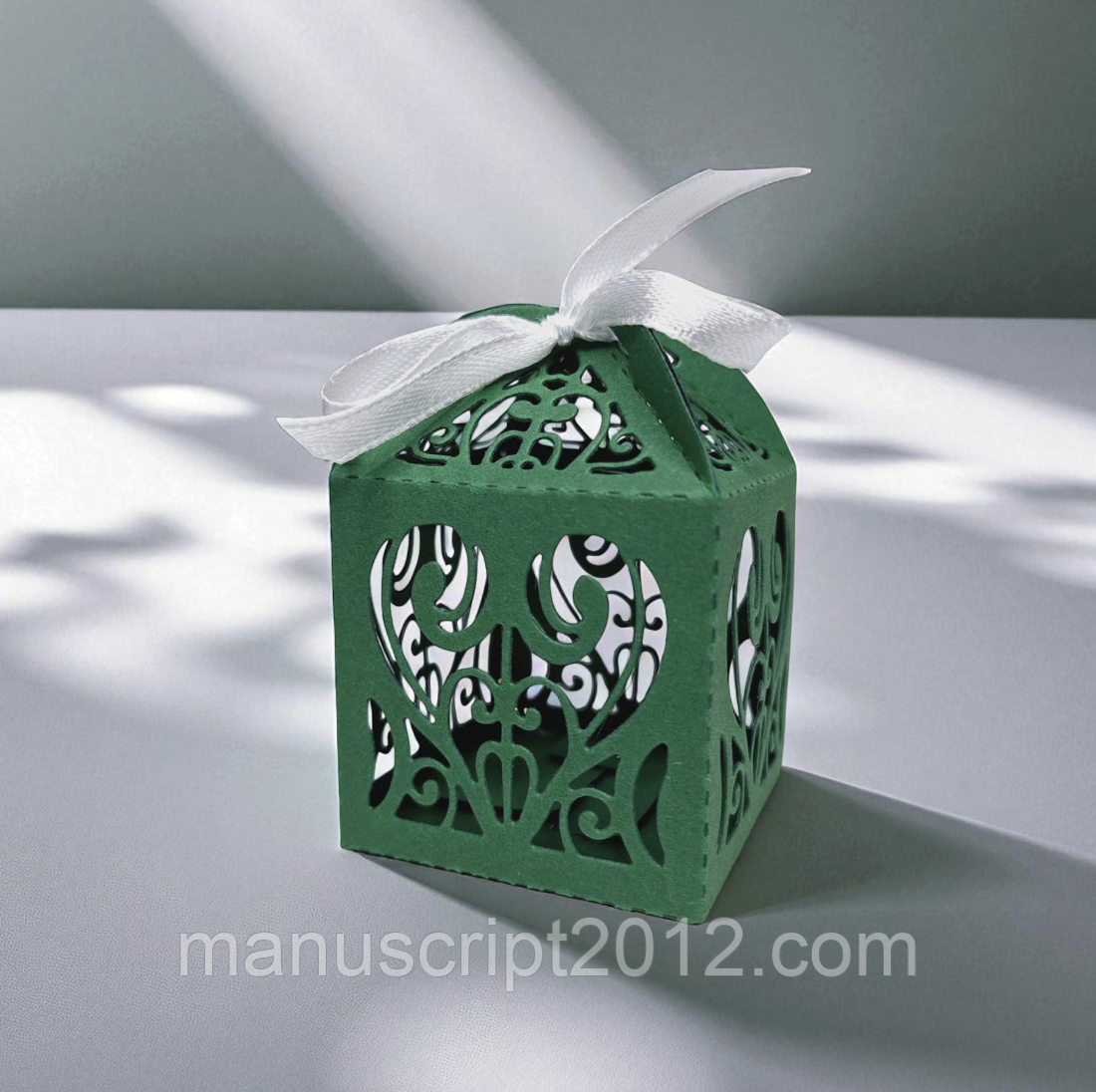 Коробка на 1 цукерку / бонбоньєрка "Ажурна" (50х50х50мм.) зелена