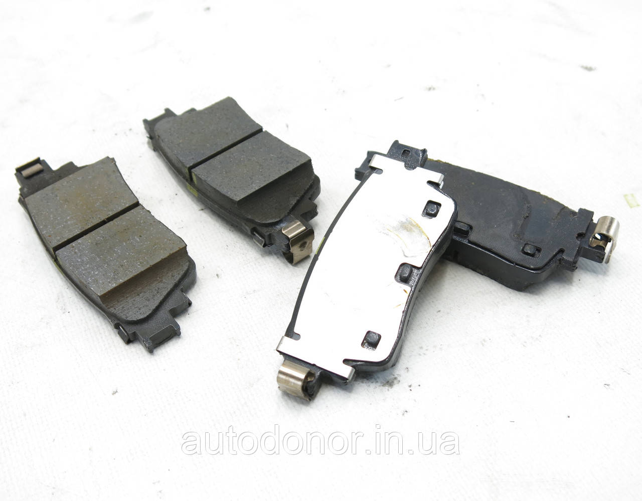 Колодки гальмівні задні Nissan Ariya (22-) D4060-6TA0A / D4060-6TA5A