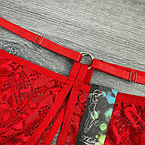 Жіночі еротичні трусики з доступом і портупеями — червоні мереживні труси з ремінцями під панчохи, фото 4