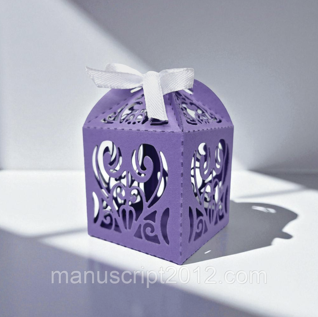 Коробка на 1 цукерку / бонбоньєрка "Ажурна" (50х50х50мм.) лавандова