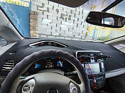 Накидка на панель приладів NISSAN Leaf 1 пок. 2009-2017 Чохол/накидка на торпеду авто Ніссан Ліф