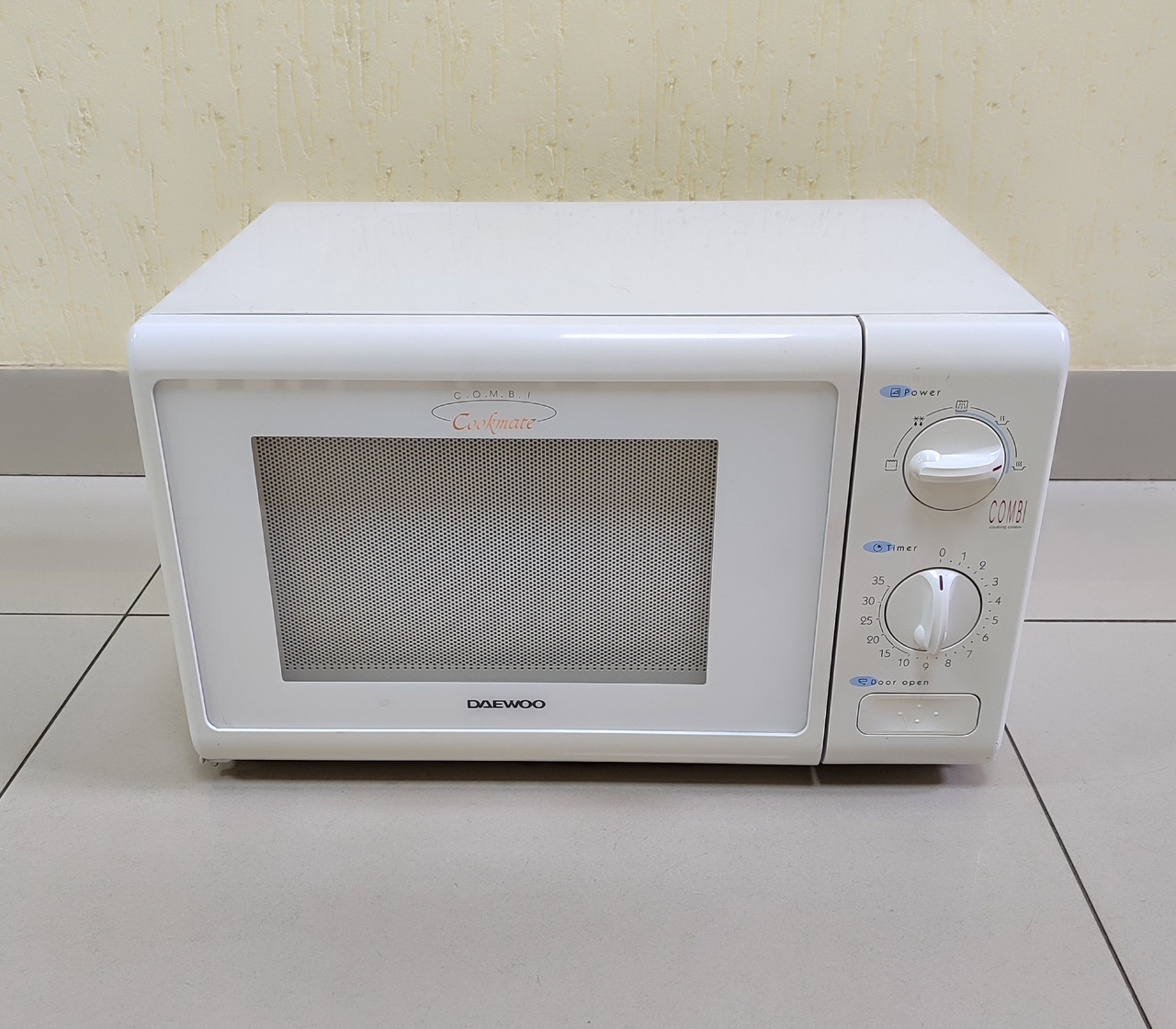 Надійна СВЧ (мікрохвильова піч) бу + гриль Daewoo KOG-3605 з Німеччини з гарантією, фото 1