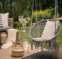 Комфортне підвісне крісло-гойдалка кокон, бежеве, для саду, вулиці, будинки та зони відпочинку, з міцним каркасом і м'яким сидіння